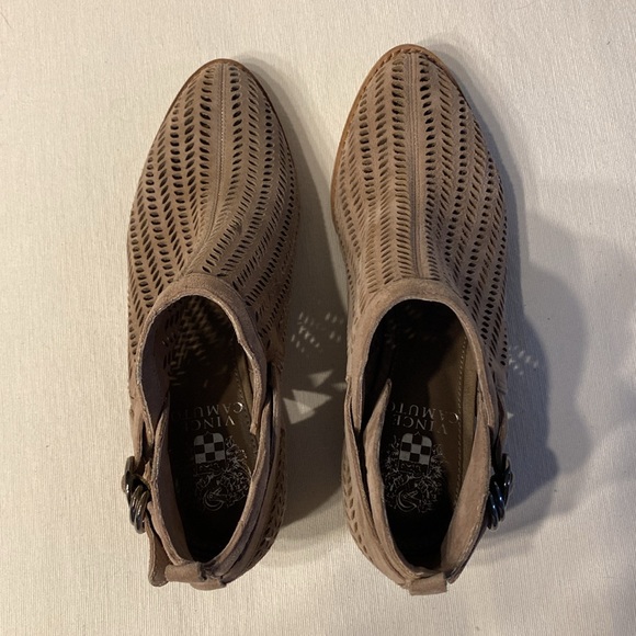 Vince Camuto Campina Smoke Cloud True Suede Almond Ankle Bootie Boots Size 6 - Picture 7 of 9